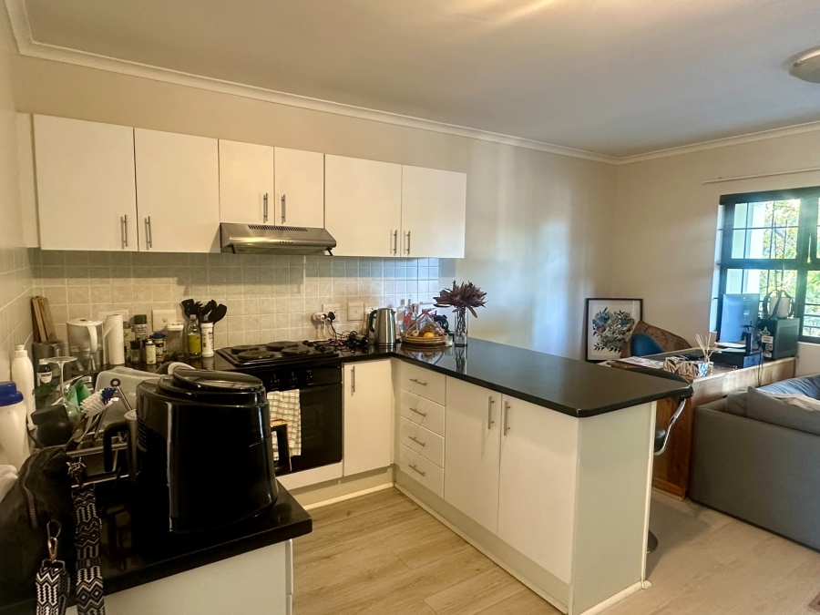 To Let 1 Bedroom Property for Rent in Rondebosch Western Cape
